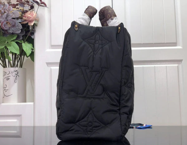 Luxus Tasche ONTHEGO MM Originalfoto 2