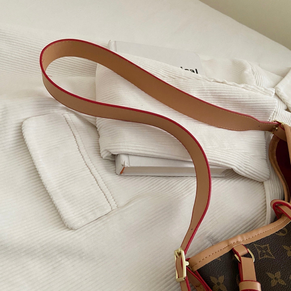 Monogramm Cross-Strap Schultertasche – Foto 17