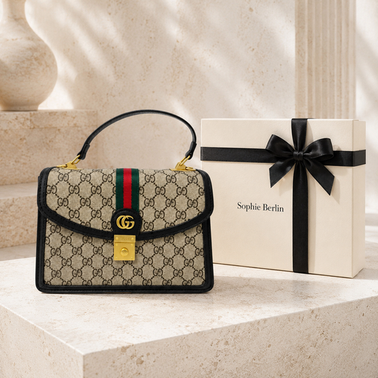 Luxuriöse Monogramm-Leder-Satchel – Luxusansicht