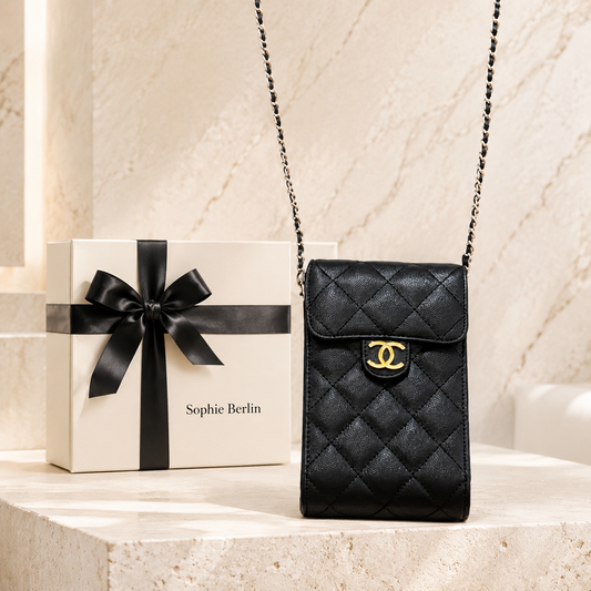 Leder-Handytasche mit Crossbody-Riemen – Luxusansicht
