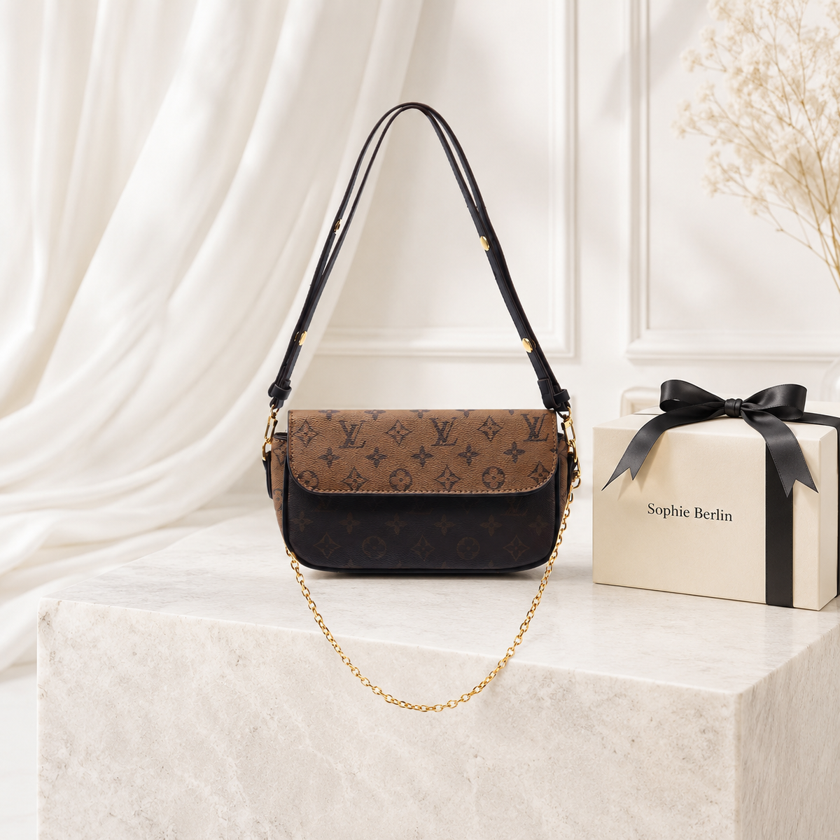 Klassische Monogramm-Schultertasche mit Goldkette – Luxusansicht