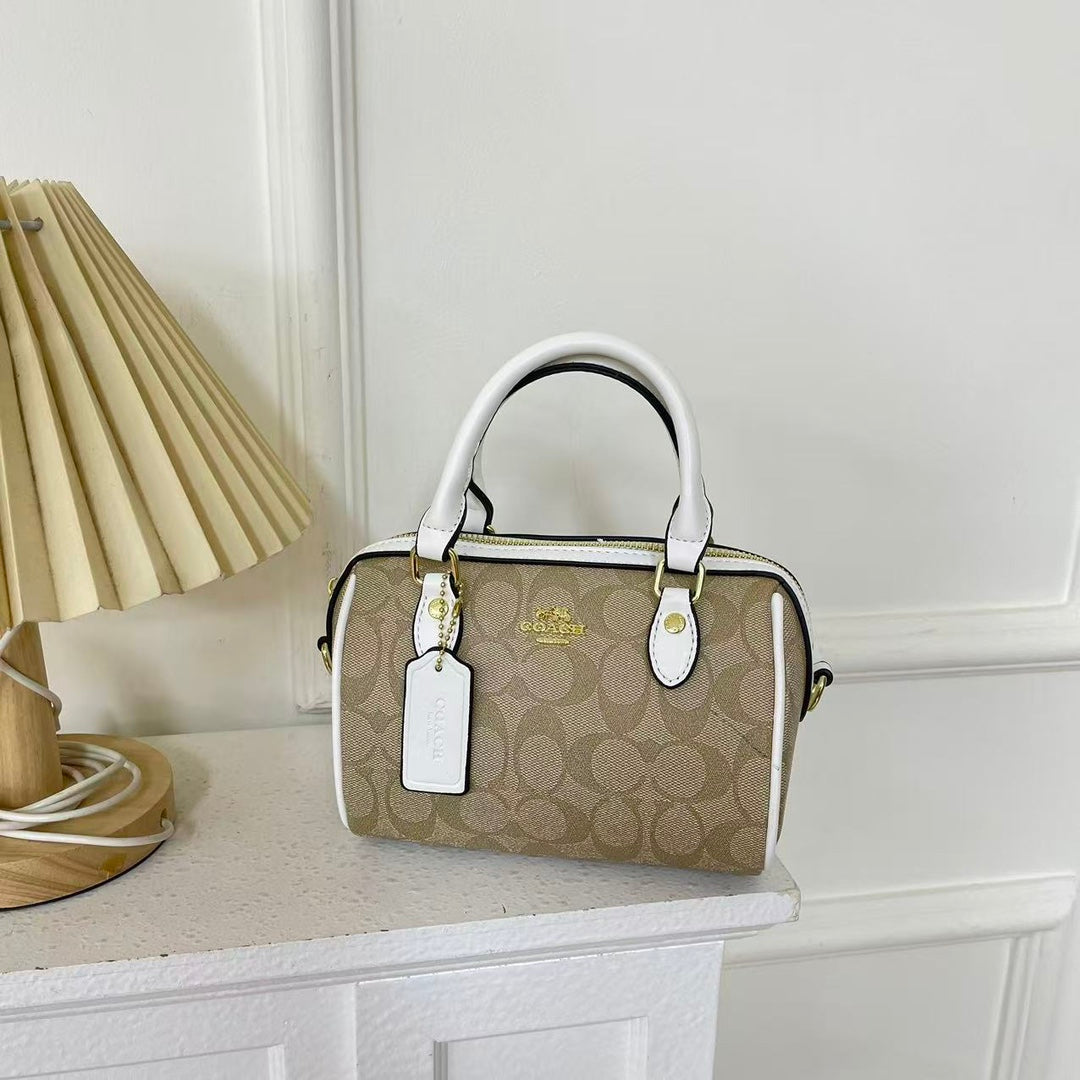 Klassische stilvolle Handtasche – Foto 11