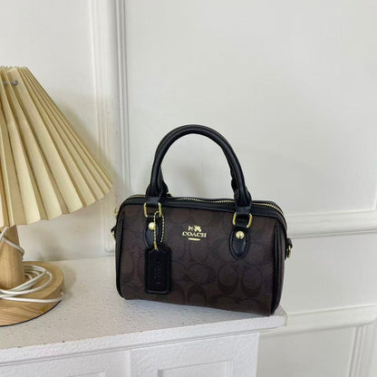 Klassische stilvolle Handtasche – Foto 9