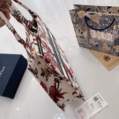 Elegante florale Leder-Handtasche