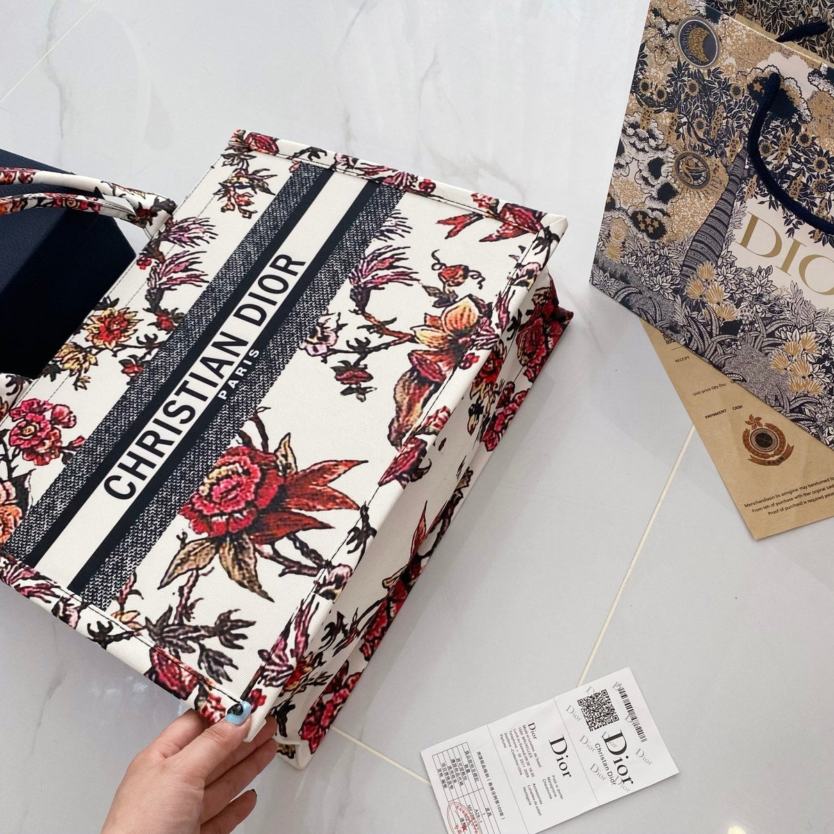 Elegante florale Leder-Handtasche