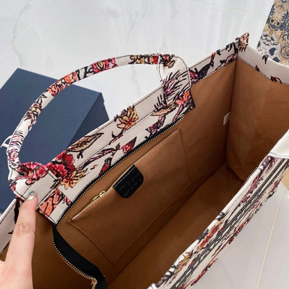 Elegante florale Leder-Handtasche
