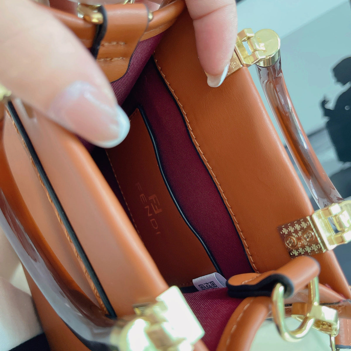 Klassische Tote Bag mit Crossbody-Riemen 02