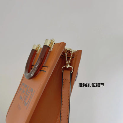 Klassische Tote Bag mit Crossbody-Riemen 02