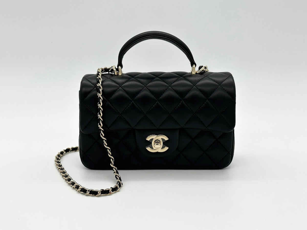Mini Flap Bag mit Henkel