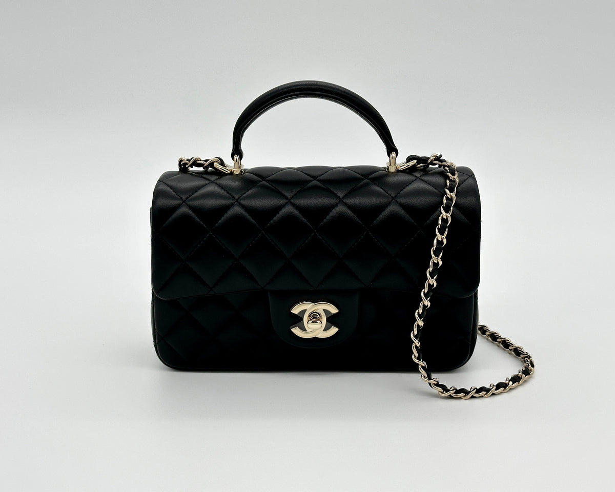 Mini Flap Bag mit Henkel