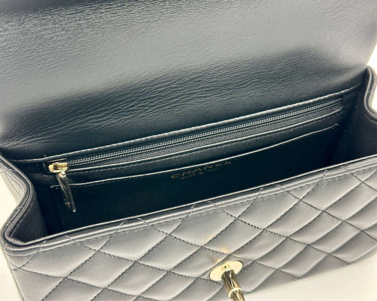 Mini Flap Bag mit Henkel