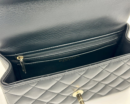 Mini Flap Bag mit Henkel