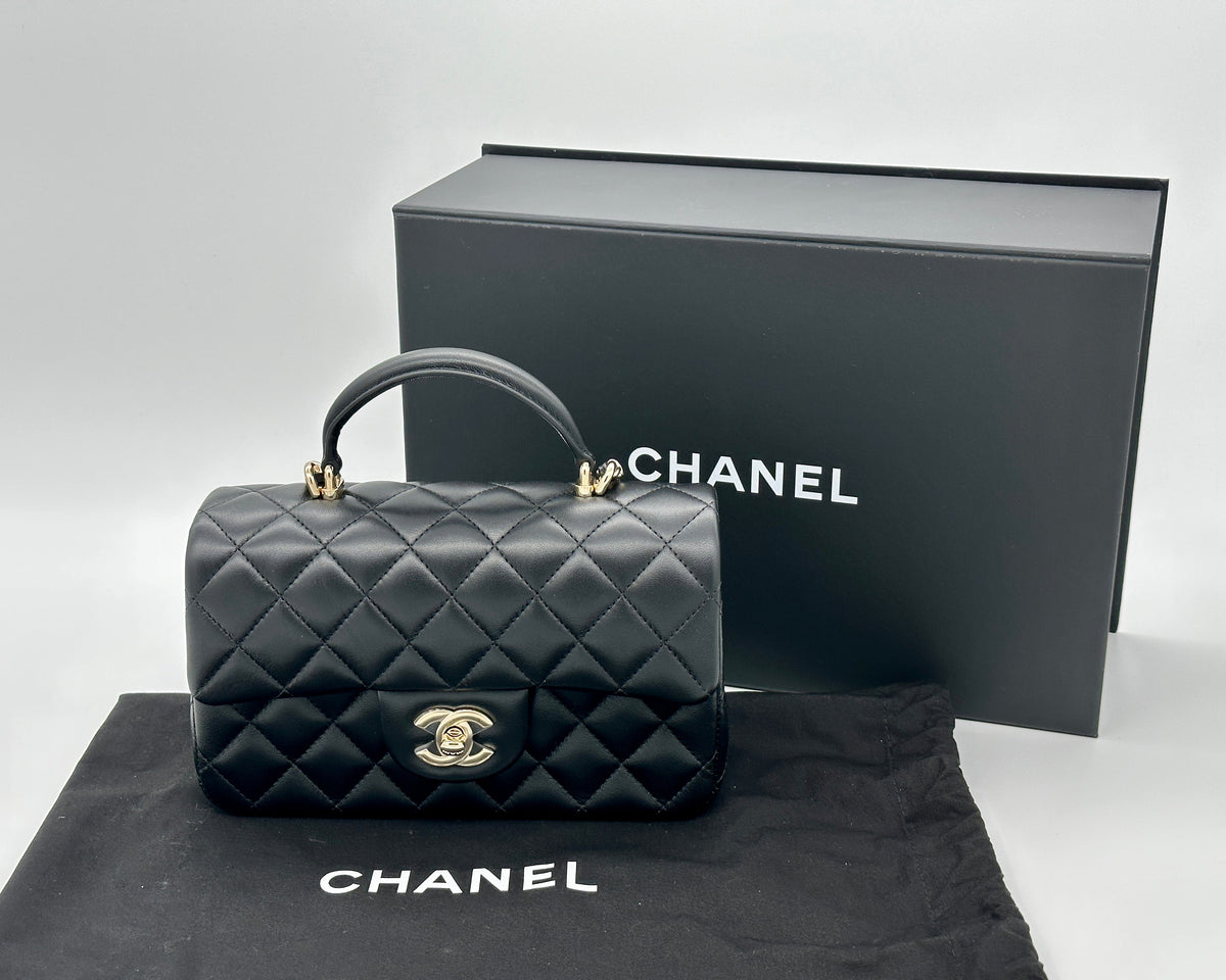 Mini Flap Bag mit Henkel