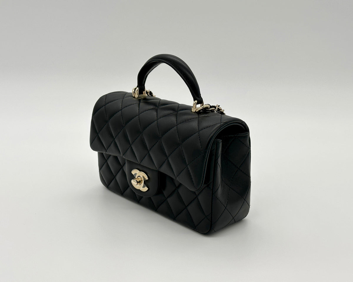 Mini Flap Bag mit Henkel