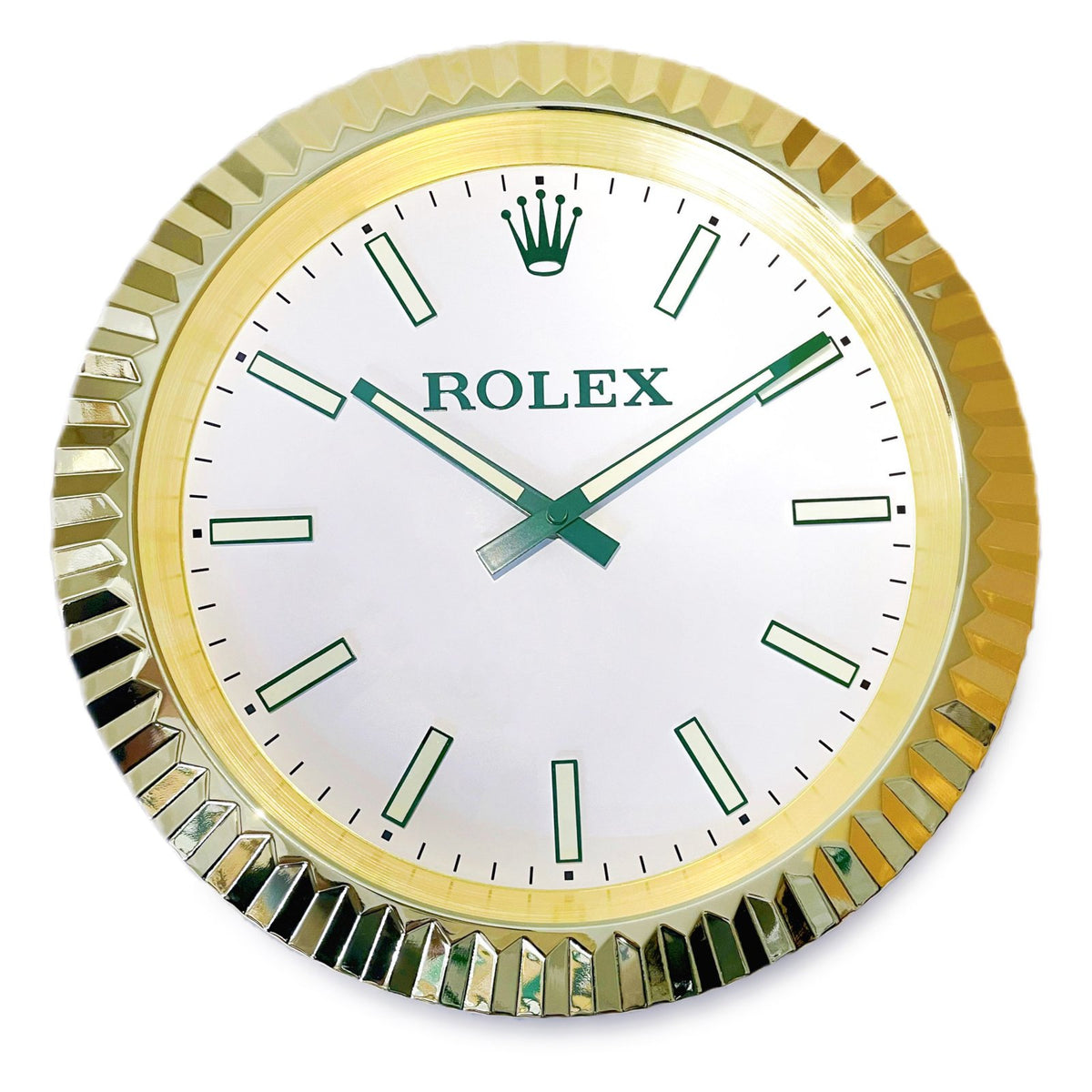 Formula 1 Wanduhr – Gold mit Leuchtzifferblatt – Vorderseite