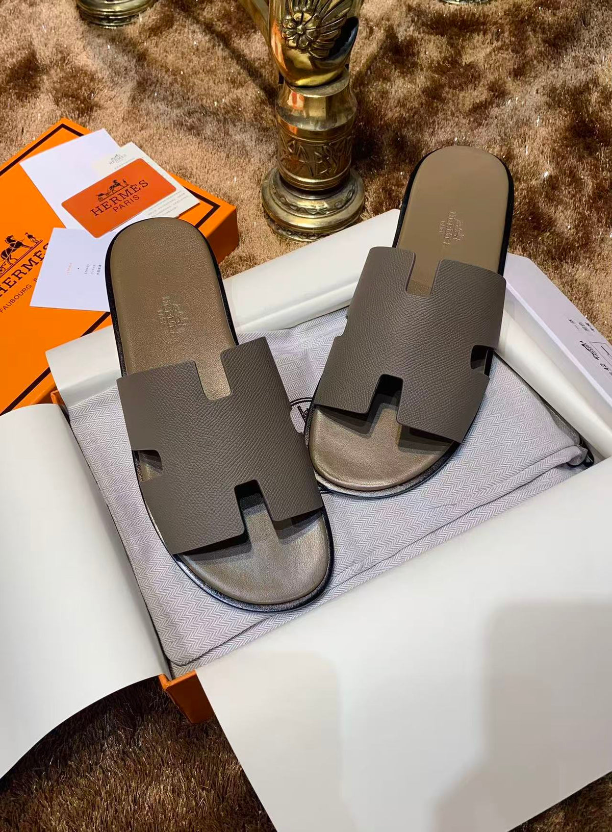 Izmir Herrenpantolette in elegantem Taupe – Originalansicht 1