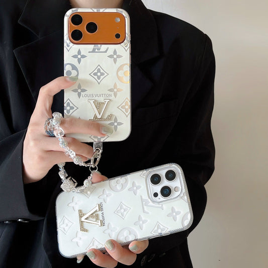 Crystal Monogram Hülle — Clear Elegance with a Sparkling Touch