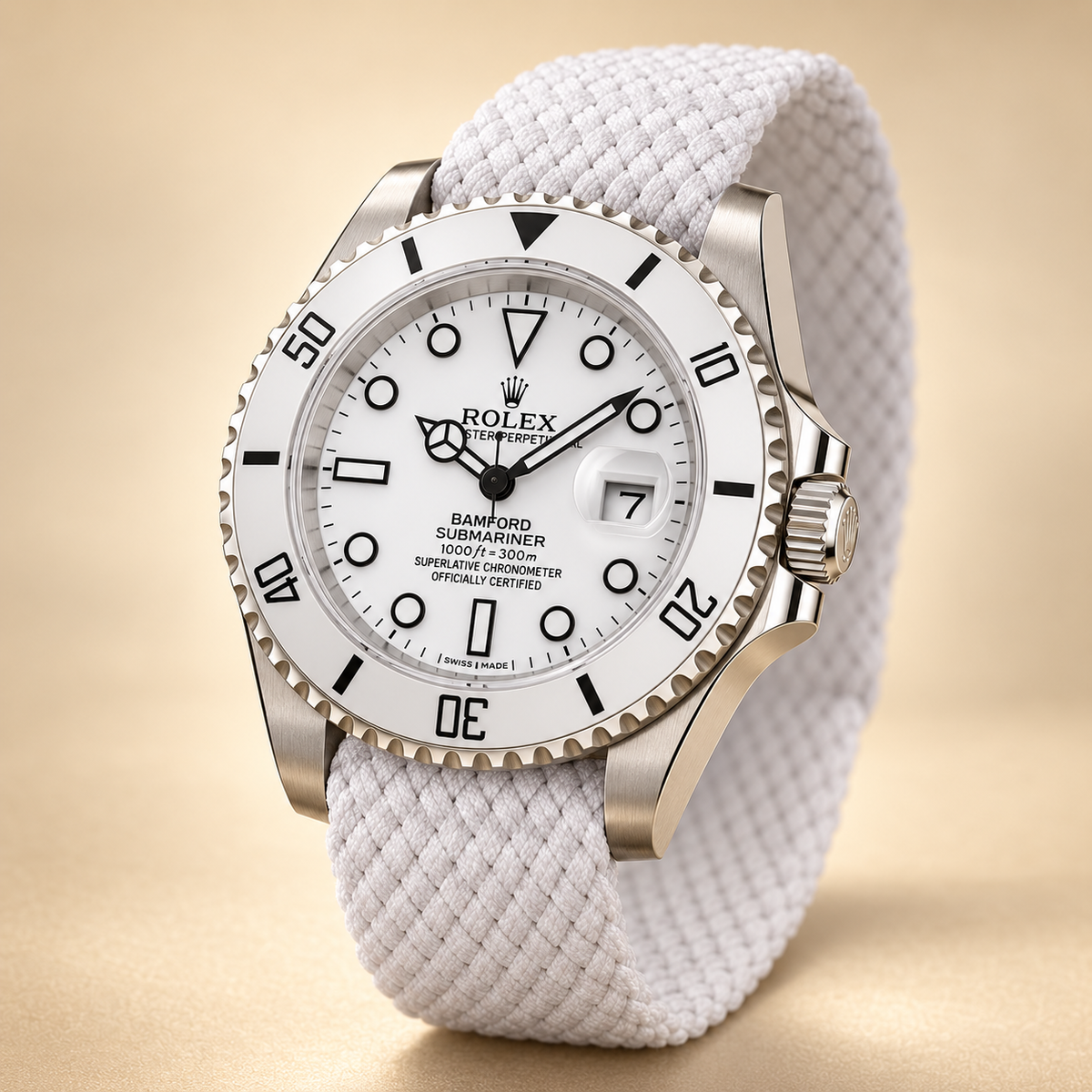 Marinus Textilband-Herrenuhr – Seitenansicht mit Krone und weißem Textilband – Sophie Berlin