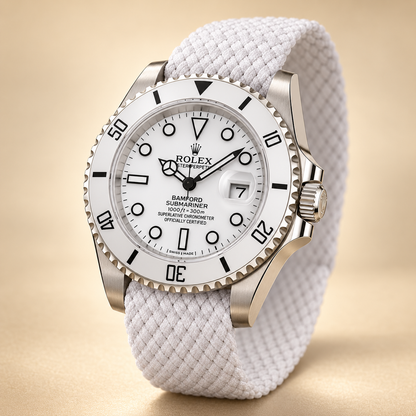 Marinus Textilband-Herrenuhr – Seitenansicht mit Krone und weißem Textilband – Sophie Berlin