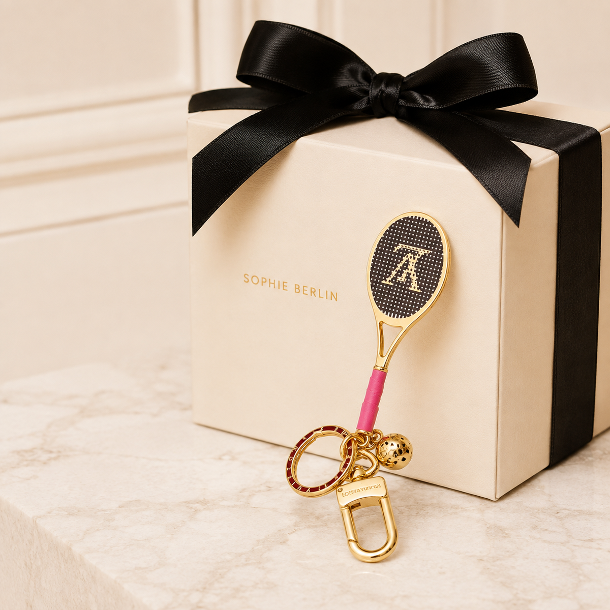 Mini-Handytaschen-Anhänger mit Tragegriff – Sophie-Berlin-Luxusprofil