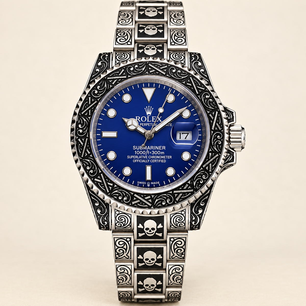 Marinus Gravuruhr, 41 mm, blaues Zifferblatt und schwarze Glieder mit silberfarbenen Totenkopfmotiven