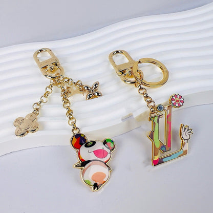 Floraler Schlüsselanhänger mit Monogramm-Charms – Originalansicht 2