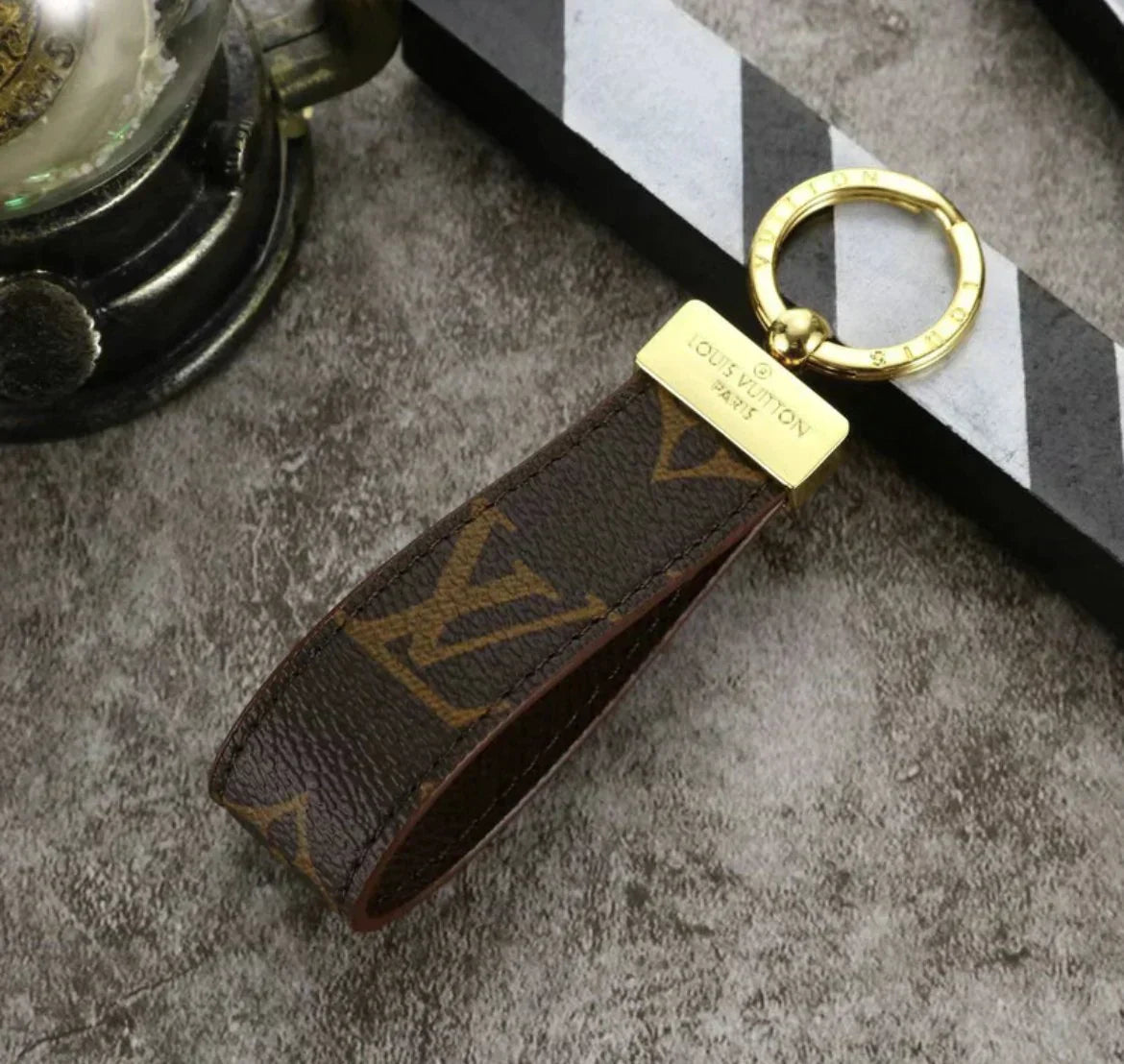 Monogramm-Schlüsselanhänger in sieben Farbvarianten – Originalansicht 1