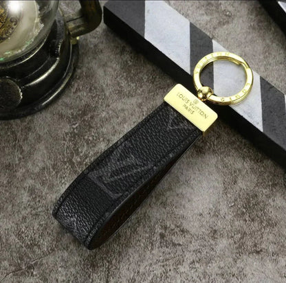 Monogramm-Schlüsselanhänger in sieben Farbvarianten – Originalansicht 10
