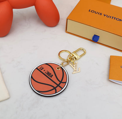Figuren-Schlüsselanhänger mit Monogramm-Outfit – Originalansicht 2