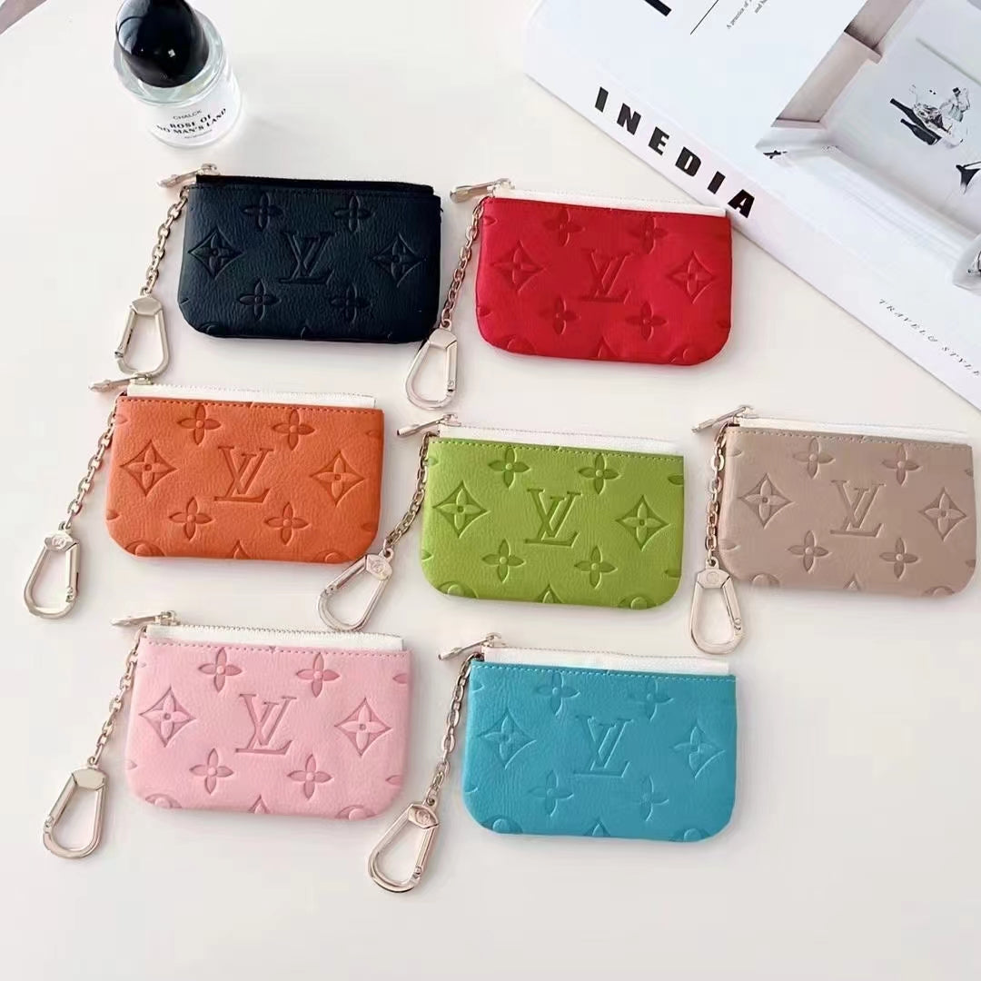 Geprägte Münztasche mit Kettenclip in sieben Farben – Originalansicht 2