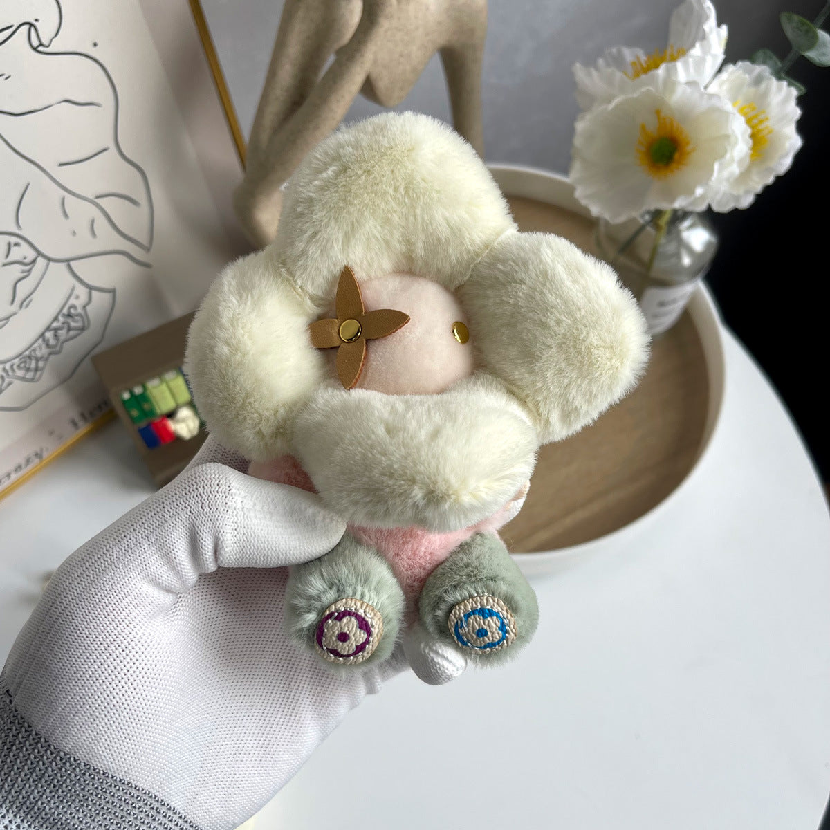 Plüsch-Sonnenblumenanhänger mit Figurenmotiv – Originalansicht 4