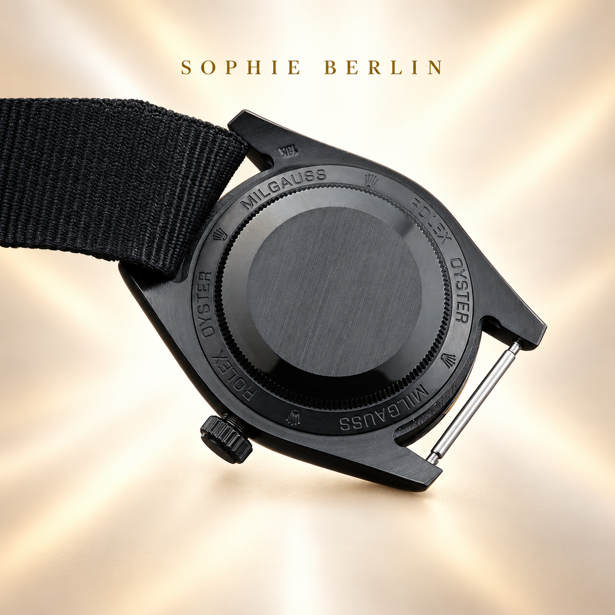 Volta Sportuhr – Weiß & Schwarz mit Textilband | 40 mm – Rückansicht mit Gehäuseboden und Banddetails