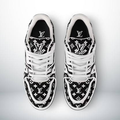 TRAINER MONOGRAM Schwarz – Produktfoto 2