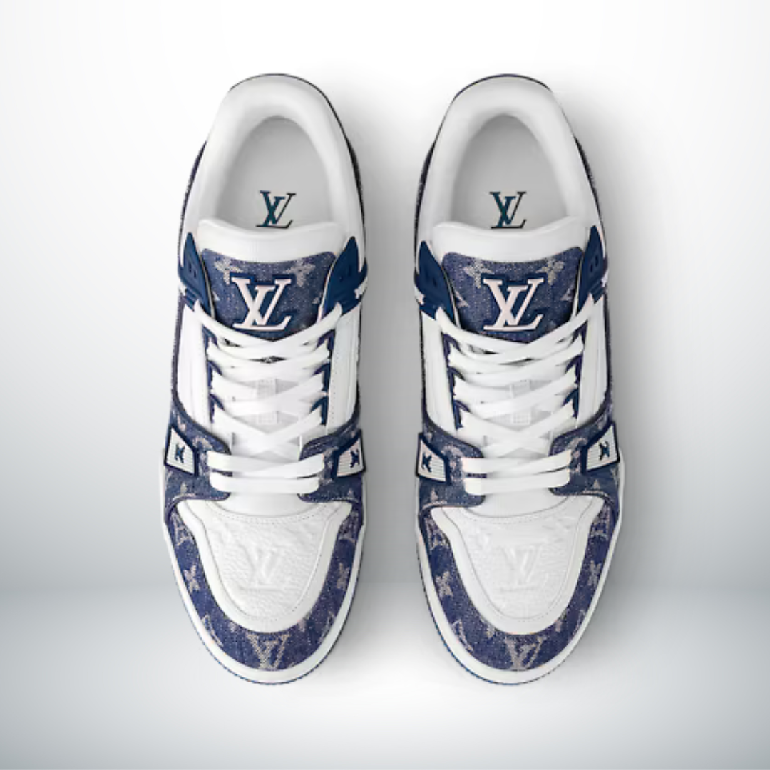 TRAINER MONOGRAM DENIM Weiß Blau – Produktfoto 2
