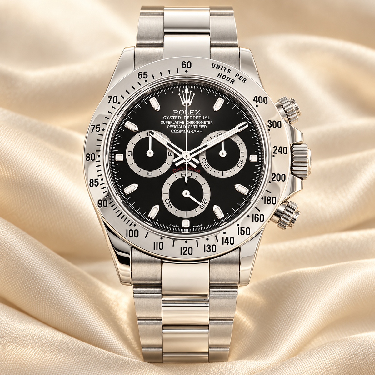 Virello Chronograph, Vorderansicht mit schwarzem Zifferblatt und silberfarbenen Totalisatoren