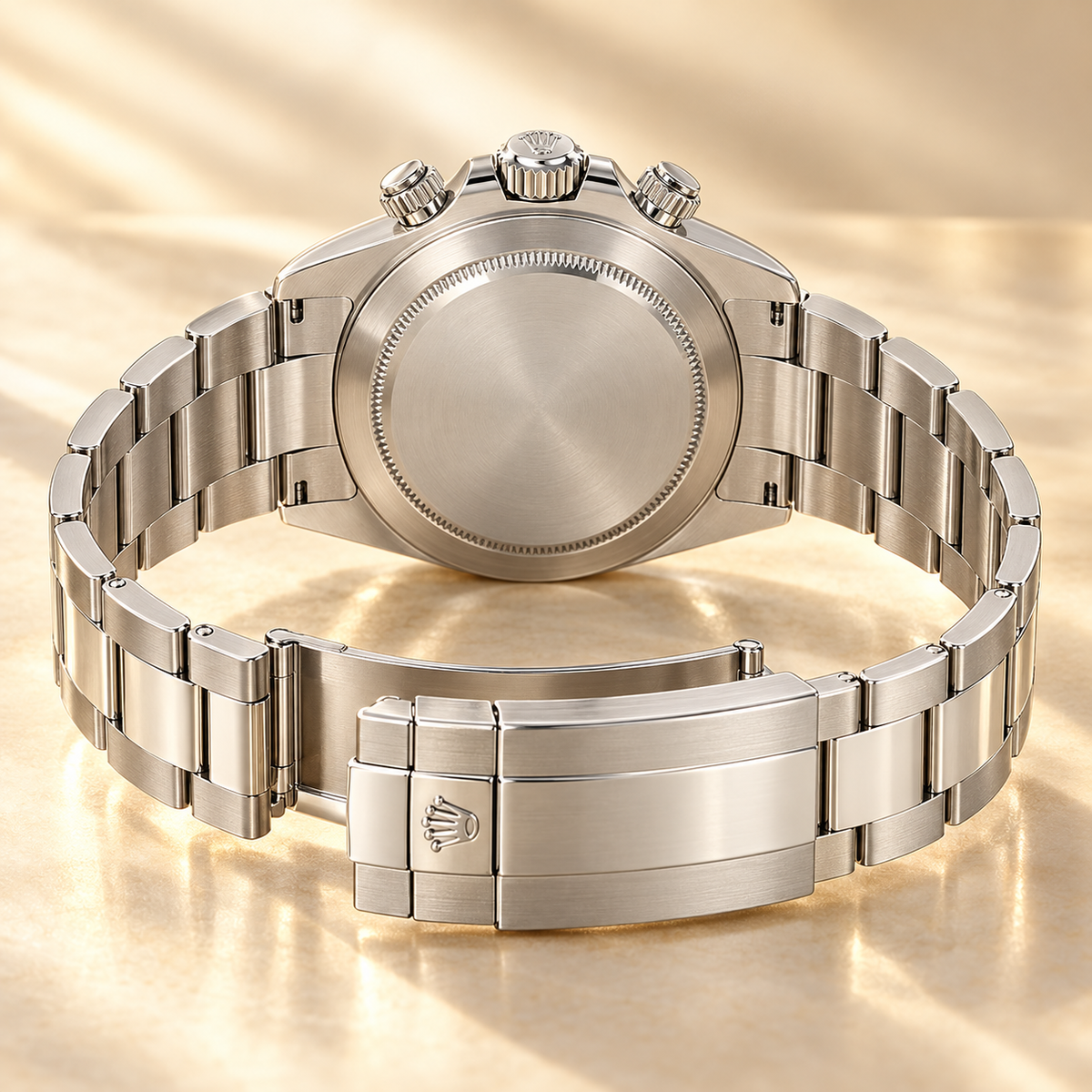Virello Chronograph, geschlossene Rückseite und geöffnetes silberfarbenes Gliederarmband